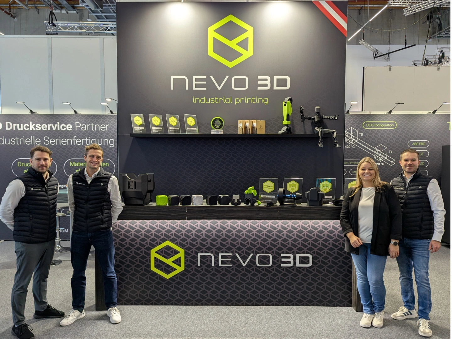 Unser engagiertes Messeteam auf der Formnext 2025 - NEVO3D